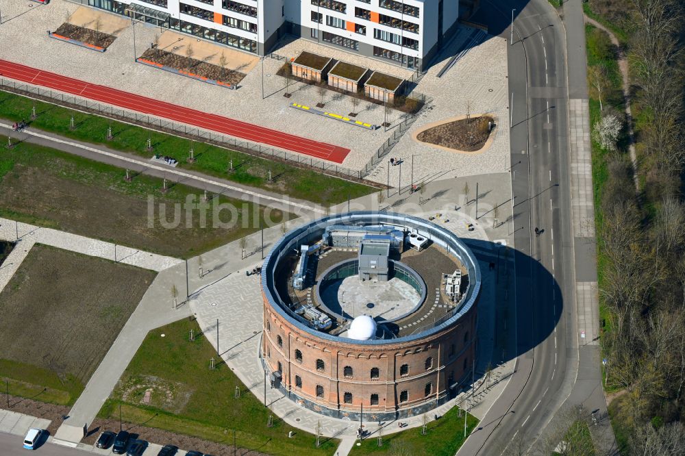 Luftbild Halle (Saale) - Planetarium- Gebäude im alten Gasometer in Halle (Saale) im Bundesland Sachsen-Anhalt, Deutschland