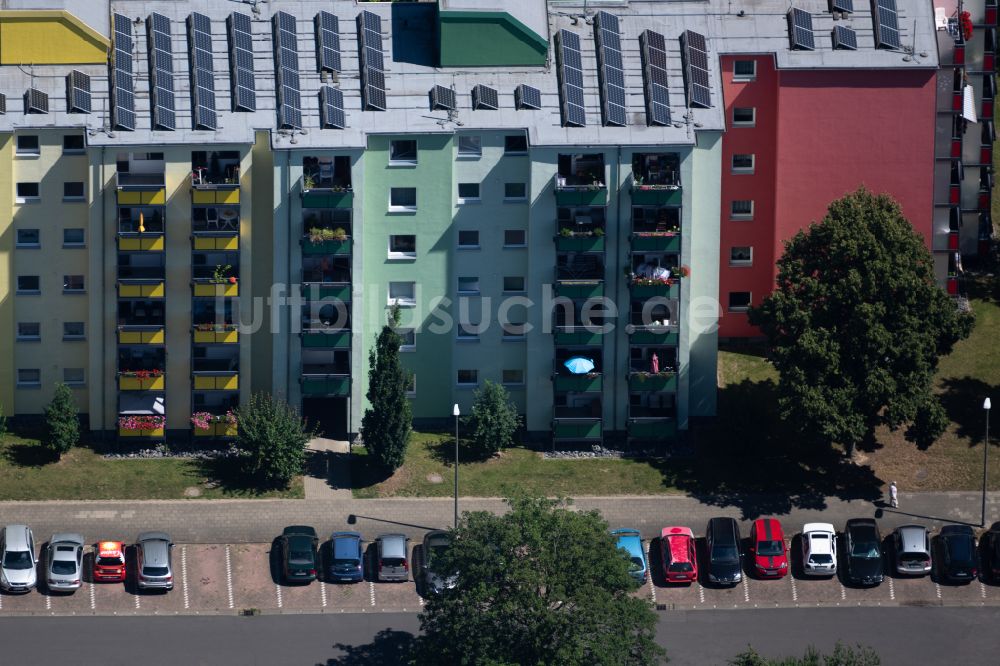 Braunschweig aus der Vogelperspektive: Plattenbau- Hochhaus- Wohnsiedlung in Braunschweig im Bundesland Niedersachsen, Deutschland