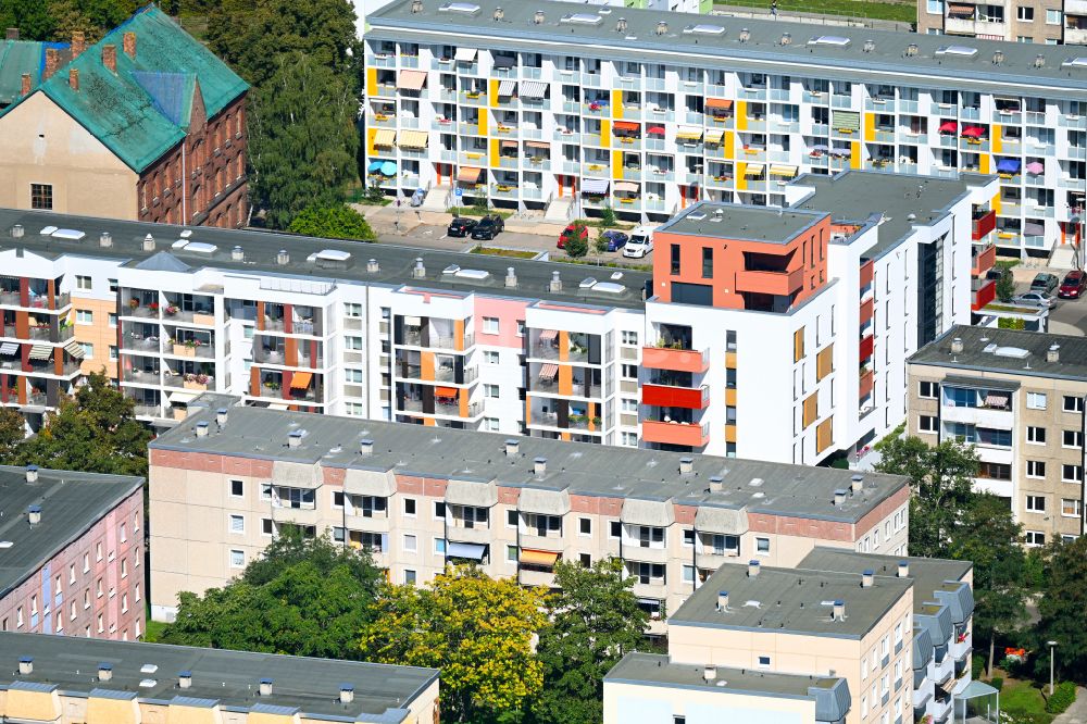 Dessau von oben - Plattenbau- Hochhaus- Wohnsiedlung in Dessau im Bundesland Sachsen-Anhalt, Deutschland