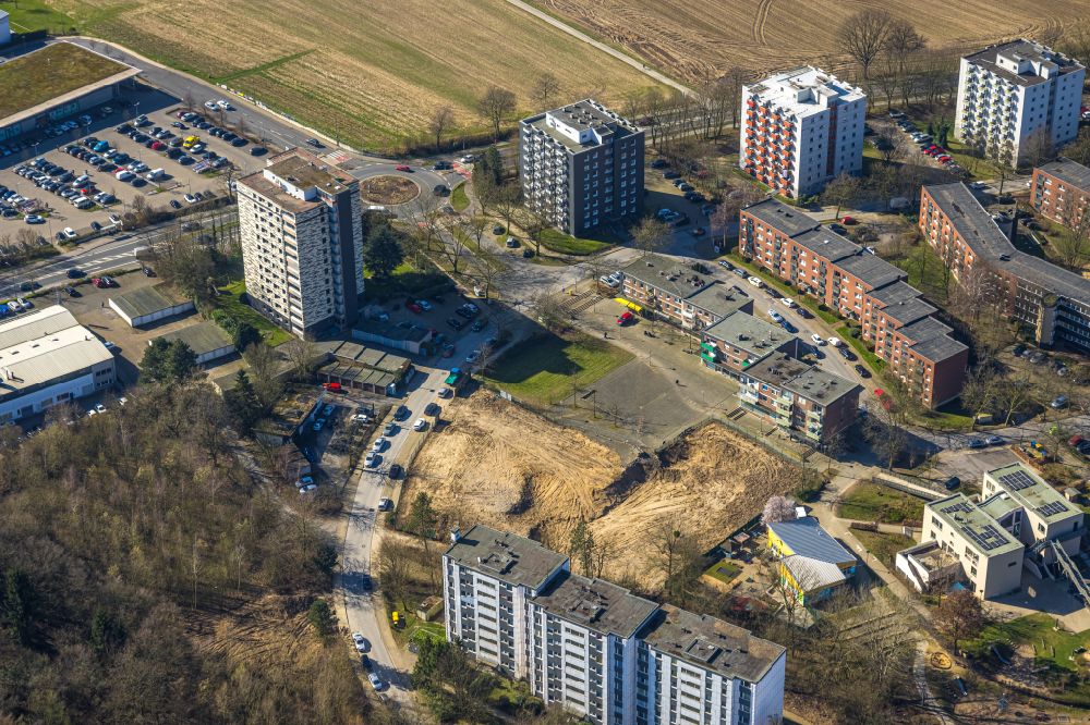 Luftbild Heiligenhaus - Plattenbau- Hochhaus- Wohnsiedlung entlang der Harzstraße - Rhönstraße - Hunsrückstraße in Heiligenhaus im Bundesland Nordrhein-Westfalen, Deutschland