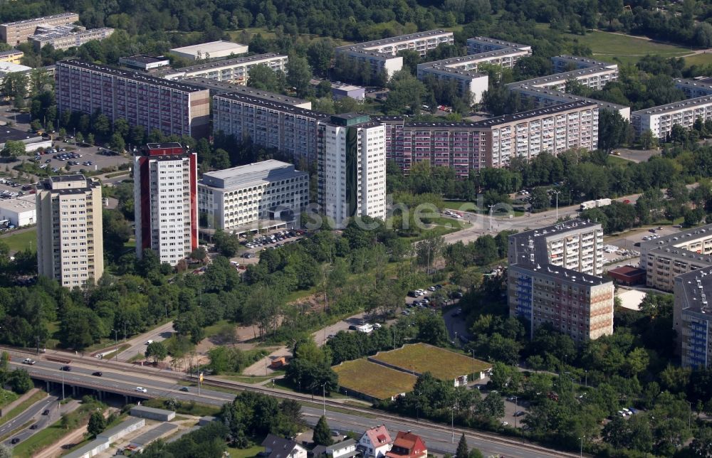 Luftbild Erfurt - Plattenbau- Hochhaus- Wohnsiedlung entlang der Straße der Nationen im Ortsteil Moskauer Platz in Erfurt im Bundesland Thüringen, Deutschland