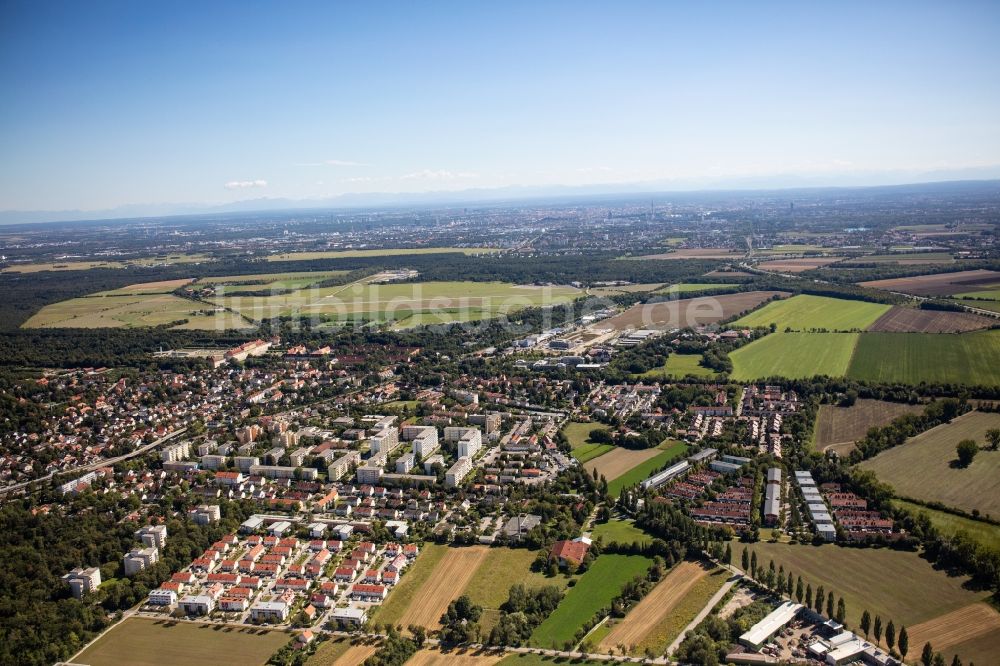 Luftbild Oberschleißheim - Plattenbau- Hochhaus- Wohnsiedlung Am Glasanger - Am Schäferanger in Oberschleißheim im Bundesland Bayern, Deutschland