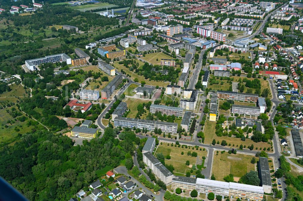 Hansestadt Stendal von oben - Plattenbau- Hochhaus- Wohnsiedlung in Hansestadt Stendal im Bundesland Sachsen-Anhalt, Deutschland