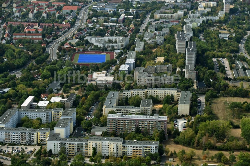 Luftaufnahme Erfurt - Plattenbau- Hochhaus- Wohnsiedlung Kranichfelderstraße - Am Herrenberg in Erfurt im Bundesland Thüringen