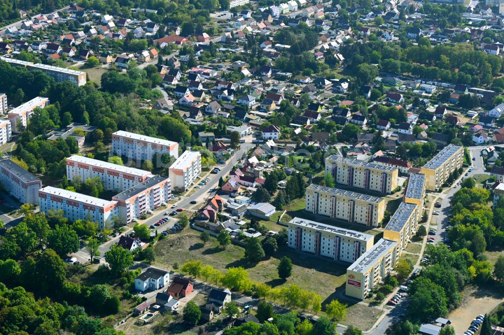 Luftaufnahme Lauchhammer - Plattenbau- Hochhaus- Wohnsiedlung in Lauchhammer im Bundesland Brandenburg, Deutschland
