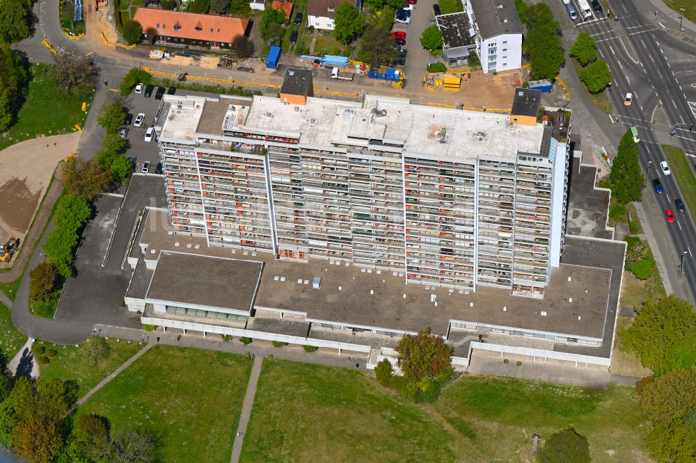 Luftaufnahme Wolfsburg - Plattenbau- Hochhaus- Wohnsiedlung Am Mühlengraben in Wolfsburg im Bundesland Niedersachsen, Deutschland