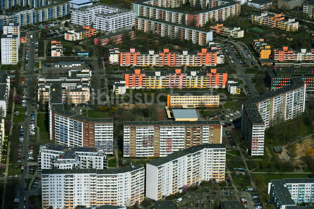 Luftbild Berlin - Plattenbau- Hochhaus- Wohnsiedlung Märkische Allee - Flämingstraße - Havemannstraße im Ortsteil Marzahn in Berlin, Deutschland
