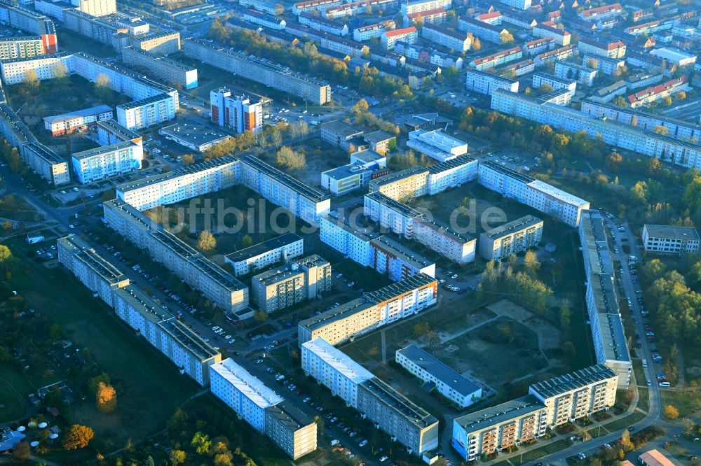 Luftbild Neubrandenburg - Plattenbau- Hochhaus- Wohnsiedlung in Neubrandenburg im Bundesland Mecklenburg-Vorpommern, Deutschland