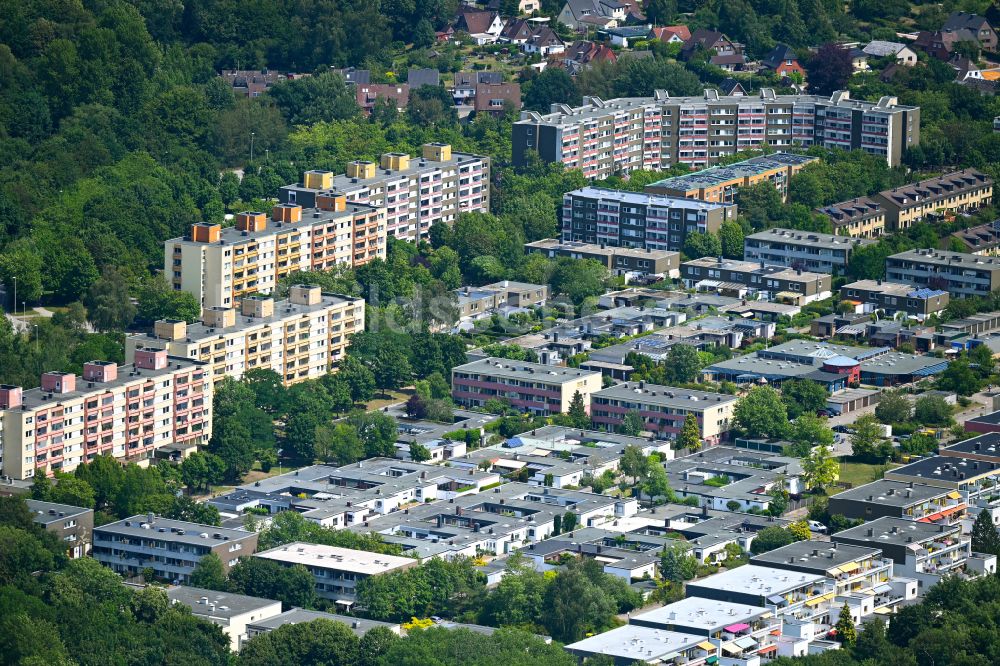 Luftbild Kiel - Plattenbau- Hochhaus- Wohnsiedlung im Ortsteil Elmschenhagen in Kiel im Bundesland Schleswig-Holstein, Deutschland