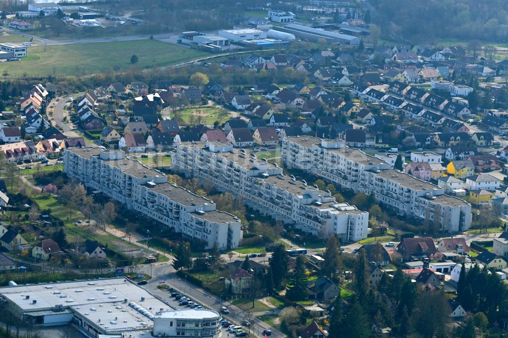 Luftaufnahme Brandenburg an der Havel - Plattenbau- Hochhaus- Wohnsiedlung im Ortsteil Görden in Brandenburg an der Havel im Bundesland Brandenburg, Deutschland