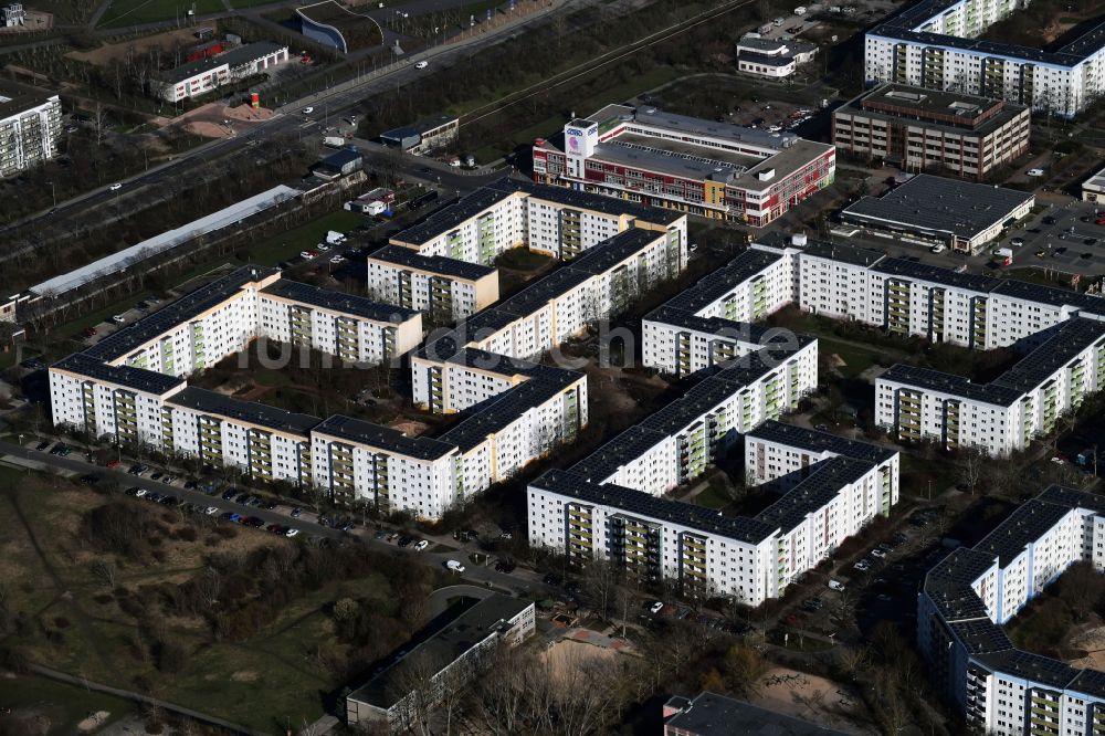 Luftbild Berlin - Plattenbau- Hochhaus- Wohnsiedlung im Ortsteil Kaulsdorf in Berlin