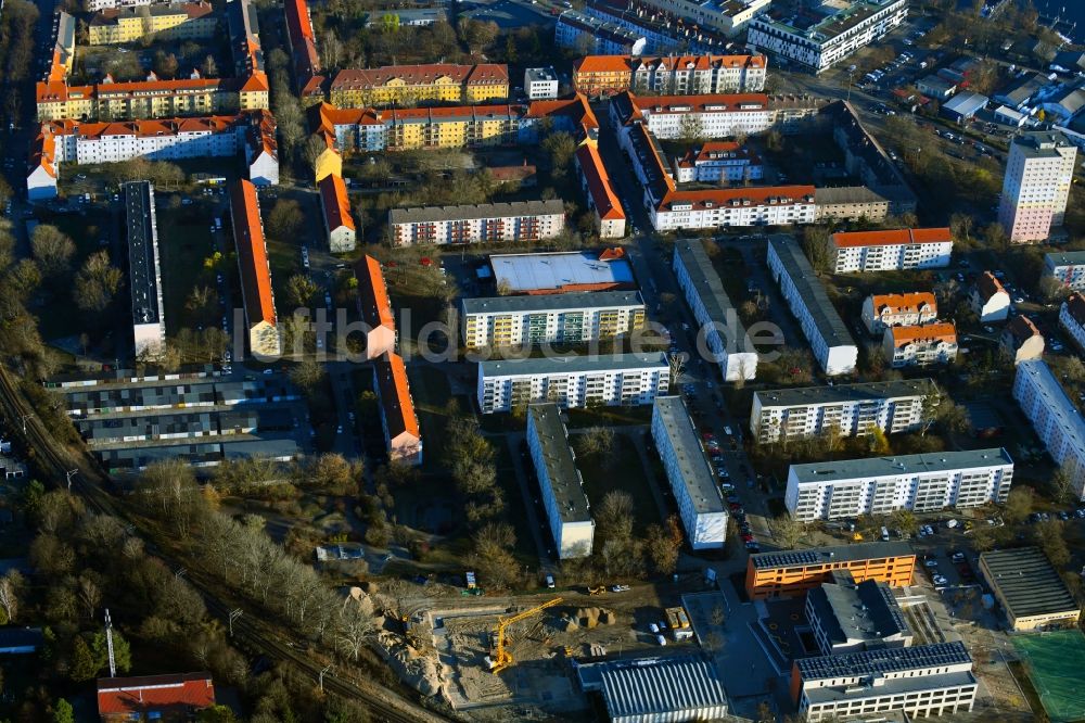 Luftbild Potsdam - Plattenbau- Hochhaus- Wohnsiedlung im Ortsteil Potsdam West in Potsdam im Bundesland Brandenburg, Deutschland