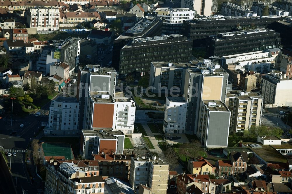 Paris aus der Vogelperspektive: Plattenbau- Hochhaus- Wohnsiedlung im Stadtteil Asnières-sur-Seine in Paris in Ile-de-France, Frankreich