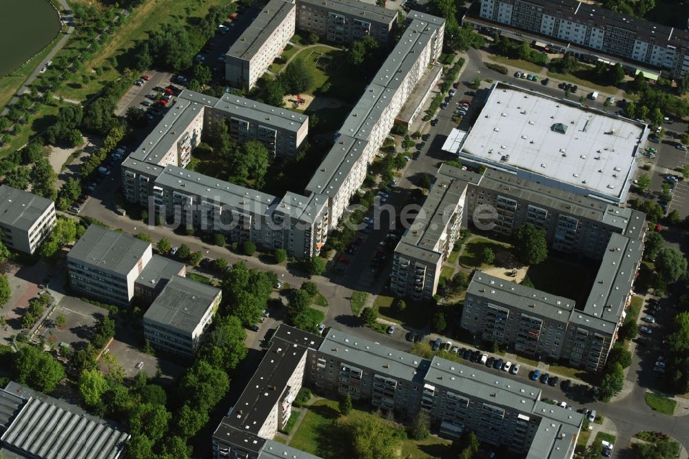 Luftaufnahme Leipzig - Plattenbau- Hochhaus- Wohnsiedlung im Stadtteil Paunsdorf in Leipzig im Bundesland Sachsen