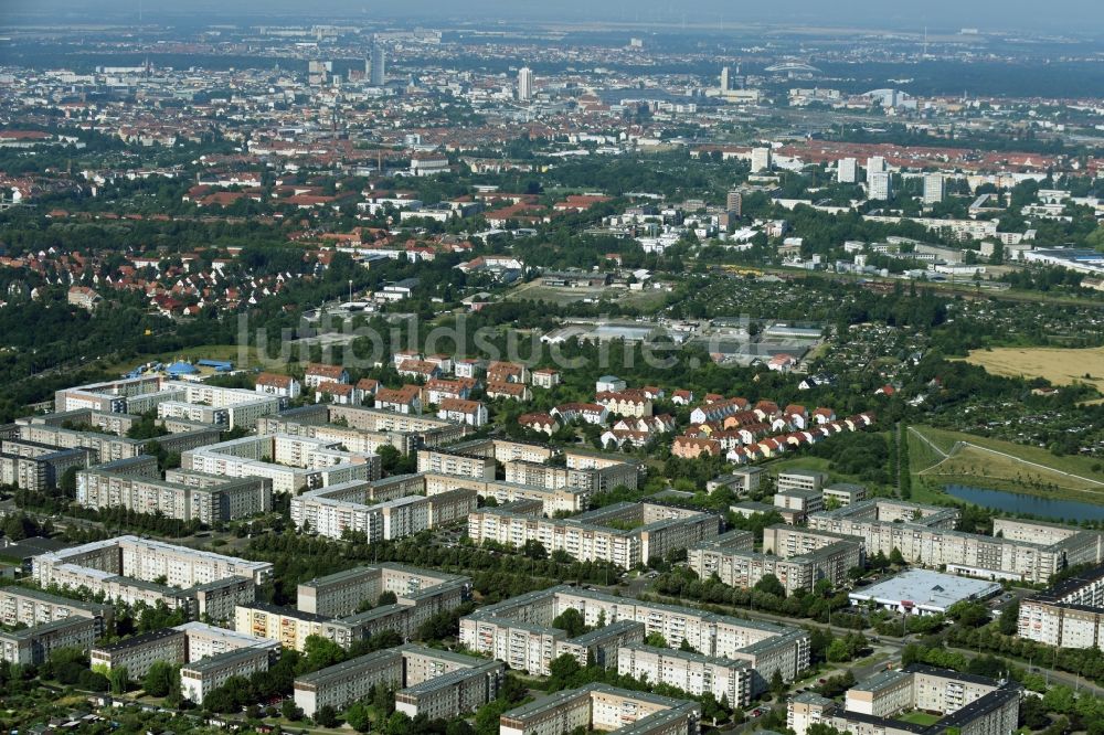 Luftbild Leipzig - Plattenbau- Hochhaus- Wohnsiedlung im Stadtteil Paunsdorf in Leipzig im Bundesland Sachsen