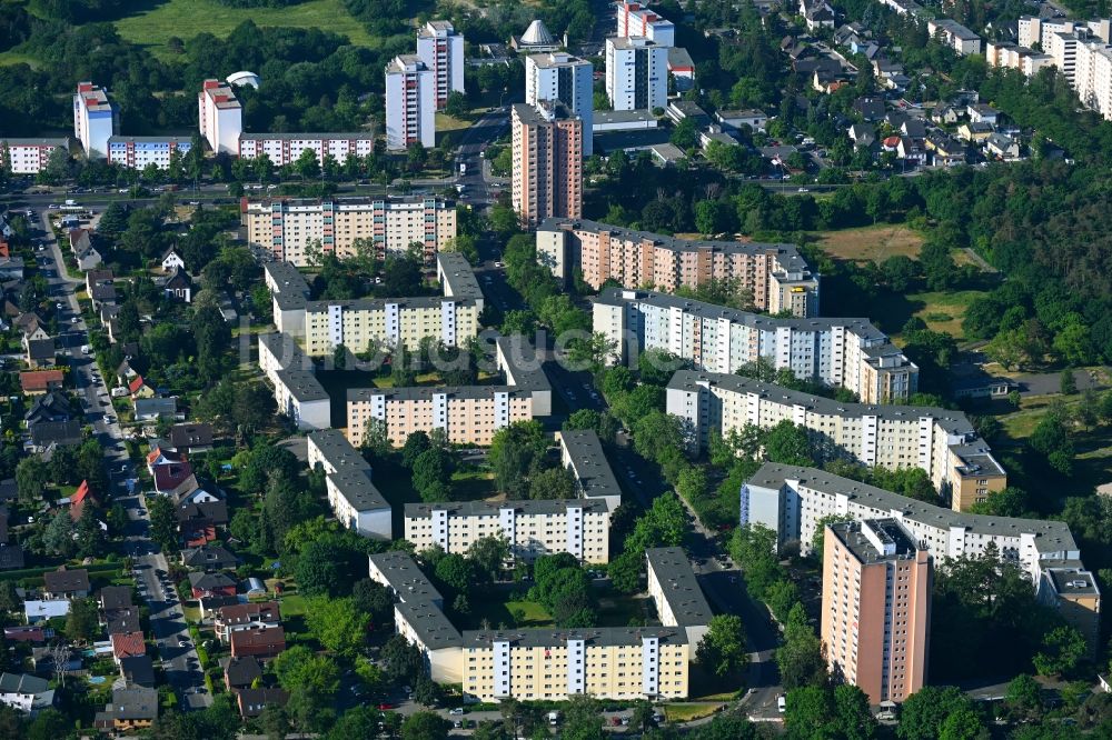 Luftbild Berlin - Plattenbau- Hochhaus- Wohnsiedlung an der Wasserwerkstraße in Berlin, Deutschland