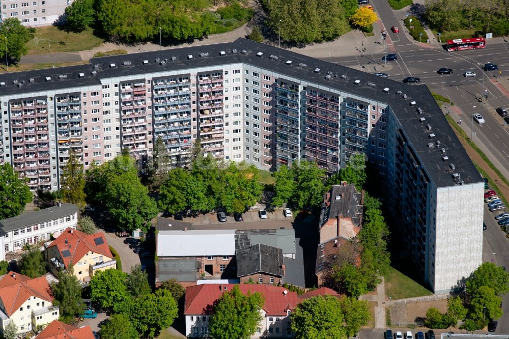 Luftbild Erfurt - Plattenbau- Wohnhaus am Juri-Gagarin-Ring - Löberstraße in Erfurt im Bundesland Thüringen, Deutschland