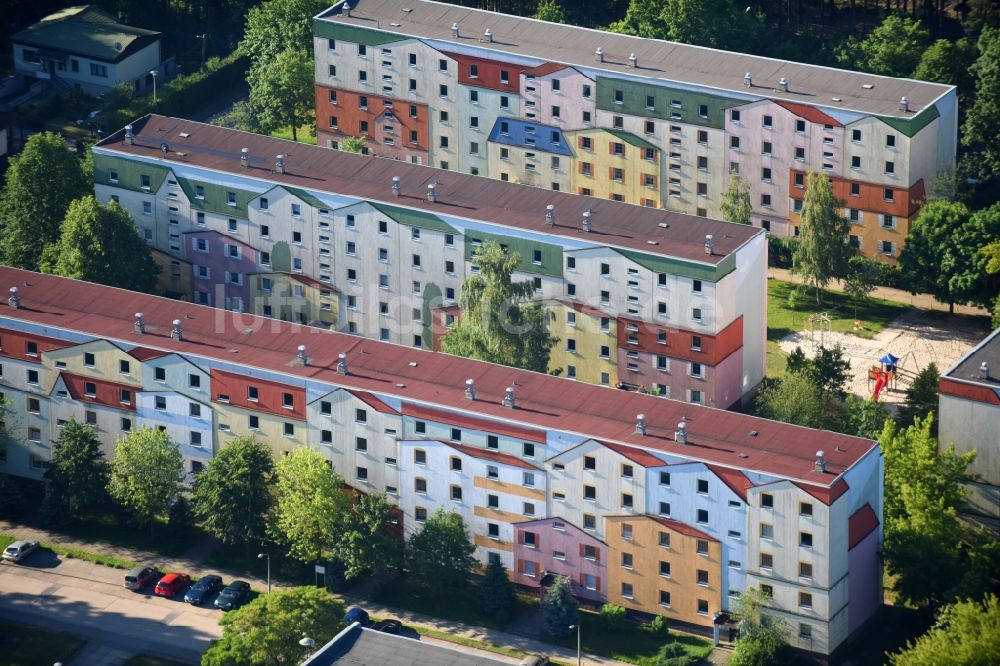 Luftaufnahme Heideblick - Plattenbau- Wohnsiedlung im Ortsteil Walddrehna in Heideblick im Bundesland Brandenburg, Deutschland