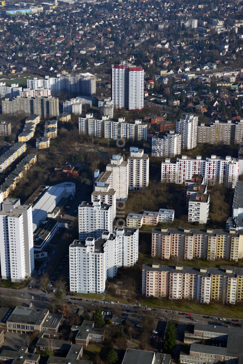 Luftaufnahme Berlin - Plattenbauten im Ortsteil Gropiusstadt in Berlin