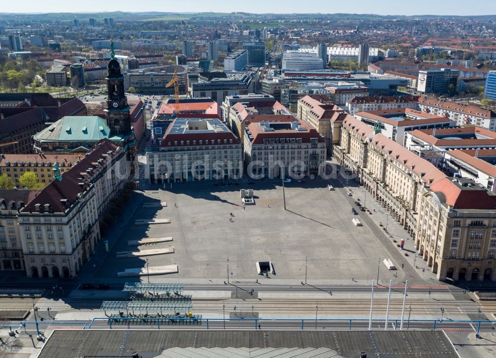 Luftaufnahme Dresden - Platz- Ensemble am Altmarkt in Dresden im Bundesland Sachsen, Deutschland