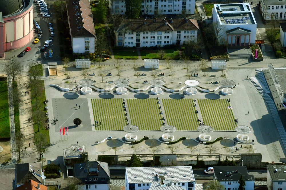 Luftaufnahme Darmstadt - Platz- Ensemble Georg-Büchner-Platz in Darmstadt im Bundesland Hessen, Deutschland