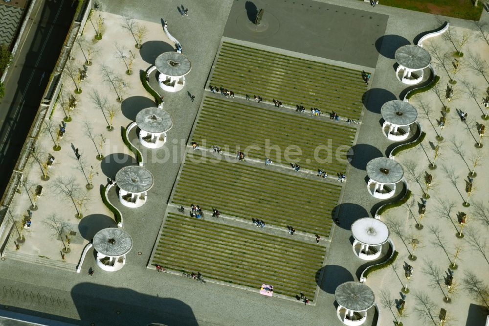 Luftaufnahme Darmstadt - Platz- Ensemble Georg-Büchner-Platz in Darmstadt im Bundesland Hessen, Deutschland