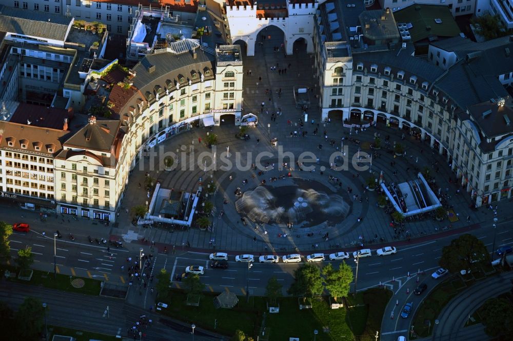 München von oben - Platz- Ensemble Karlsplatz - Stachus in München im Bundesland Bayern, Deutschland