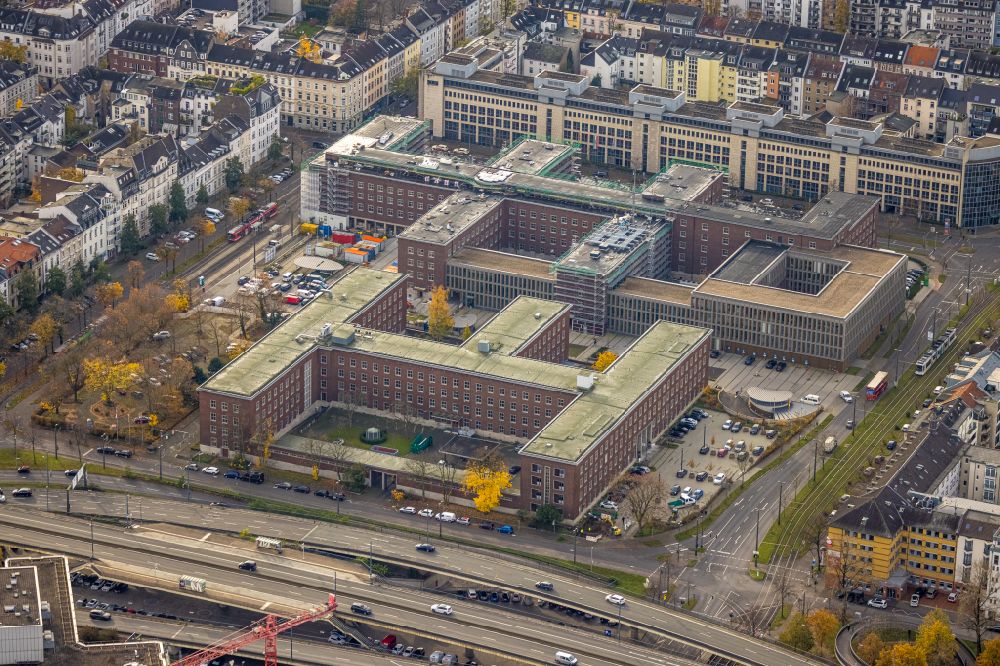 Luftbild Düsseldorf - Polizeipräsidium und dem Ministerium für Bauen und Wohnen in Düsseldorf im Bundesland Nordrhein-Westfalen