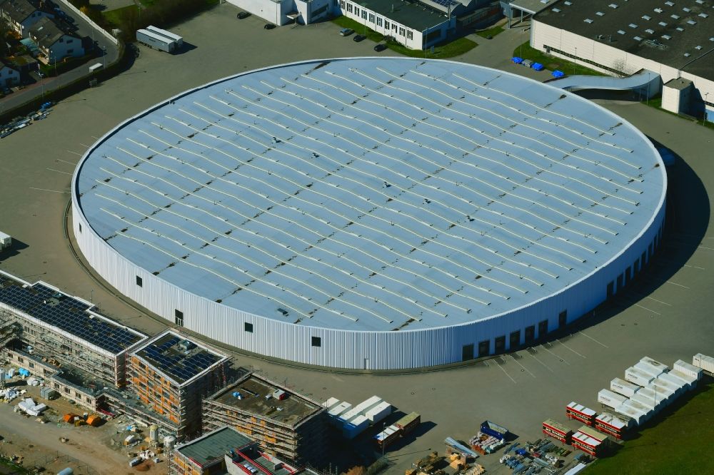 Luftaufnahme Weil am Rhein - Produktionshalle auf dem Werksgelände und Vitra Campus in Weil am Rhein im Bundesland Baden-Württemberg