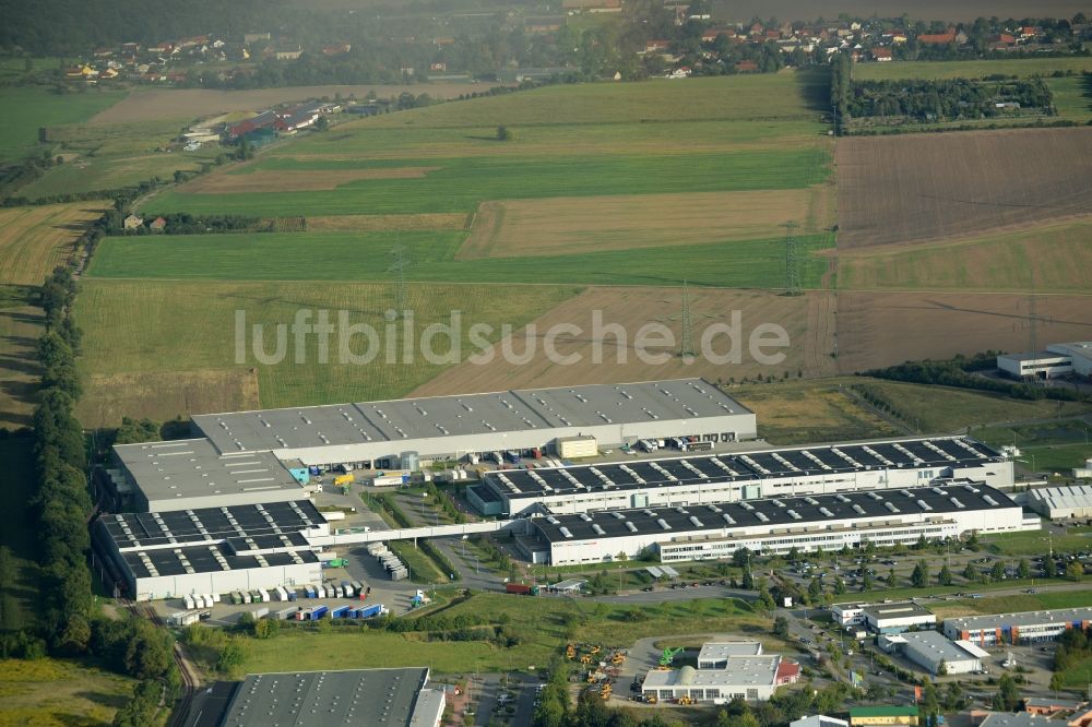 Nauen aus der Vogelperspektive: Produktionsstandort und Firmengebäude der BSH Hausgeräte Nauen GmbH in Nauen im Bundesland Brandenburg