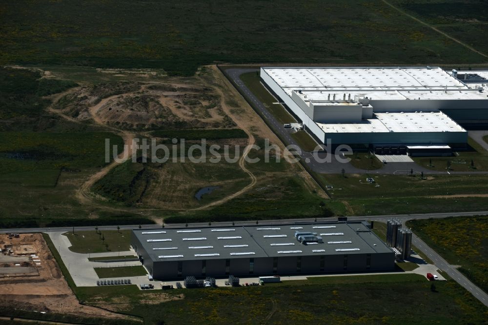 Schwerin aus der Vogelperspektive: Produktionsstandort von Procap im Industriepark in Schwerin im Bundesland Mecklenburg-Vorpommern