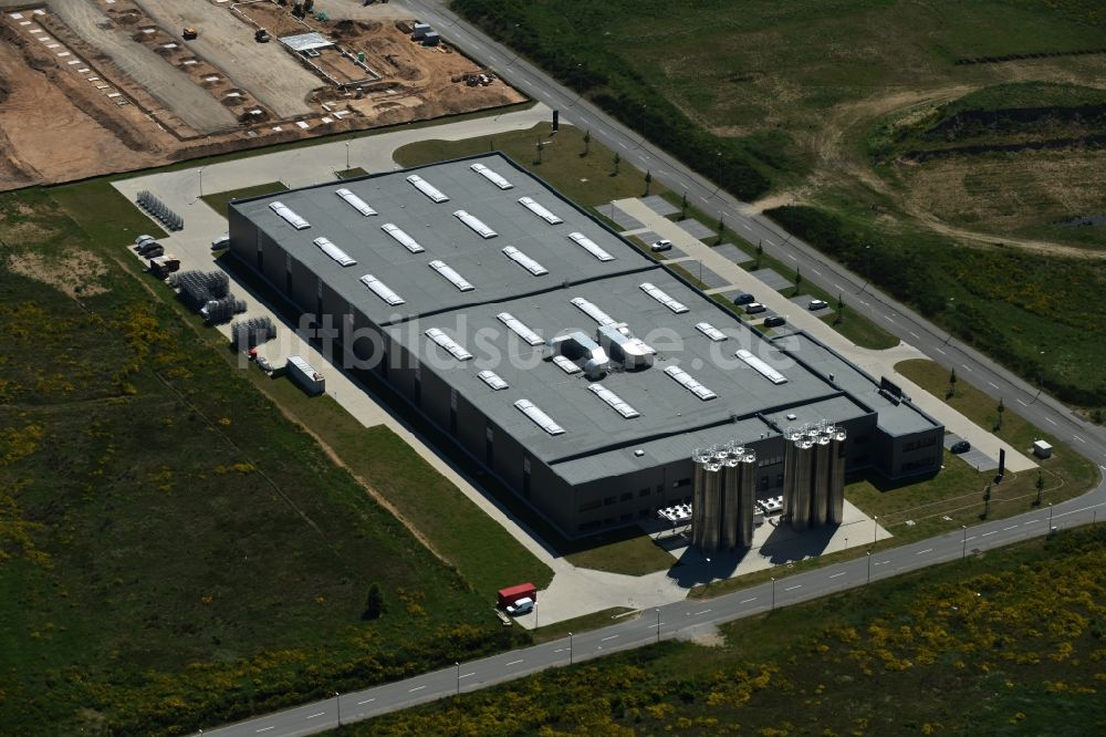 Luftbild Schwerin - Produktionsstandort von Procap im Industriepark in Schwerin im Bundesland Mecklenburg-Vorpommern