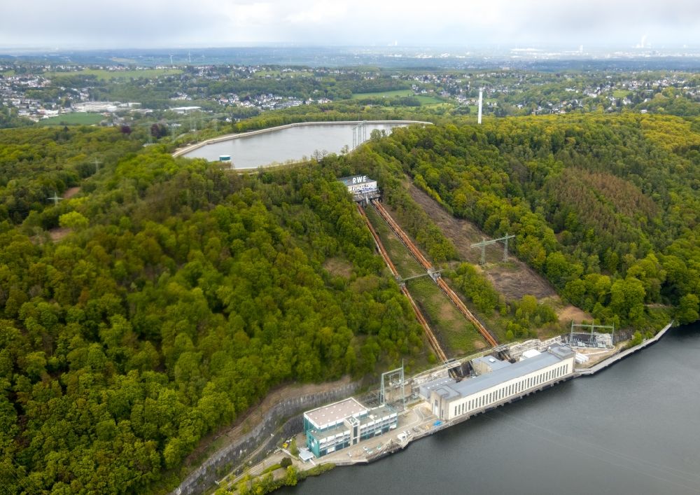 Herdecke aus der Vogelperspektive: Pumpspeicherkraftwerk Koepchenwerk, einem Wasserkraftwerk mit Energie- Speicher am Hengsteysee in Herdecke im Bundesland Nordrhein-Westfalen