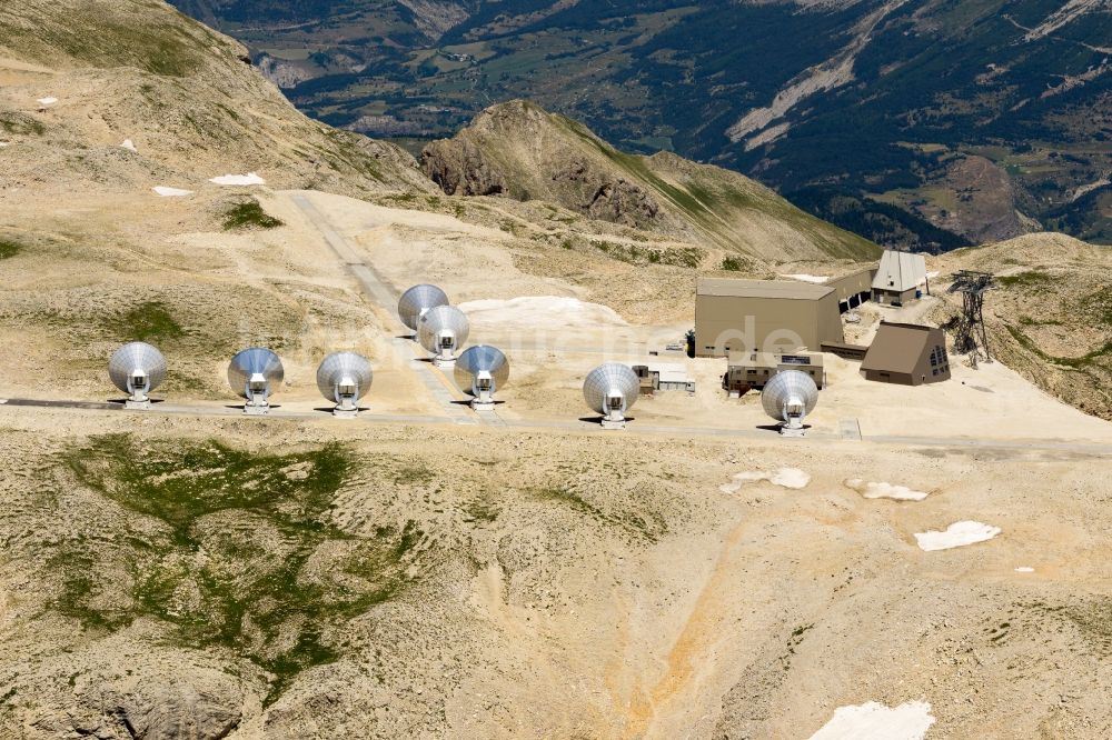 Le Dévoluy aus der Vogelperspektive: Radioteleskop und Empfangsanlage des Institut für Radioastronomie im Millimeterbereich in Le Dévoluy in Provence-Alpes-Cote d'Azur, Frankreich
