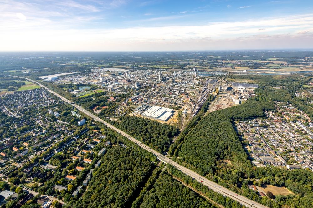 Luftaufnahme Marl - Raffinerie- Werksgelände des Chemieproduzenten am Chemiepark in Marl im Bundesland Nordrhein-Westfalen, Deutschland