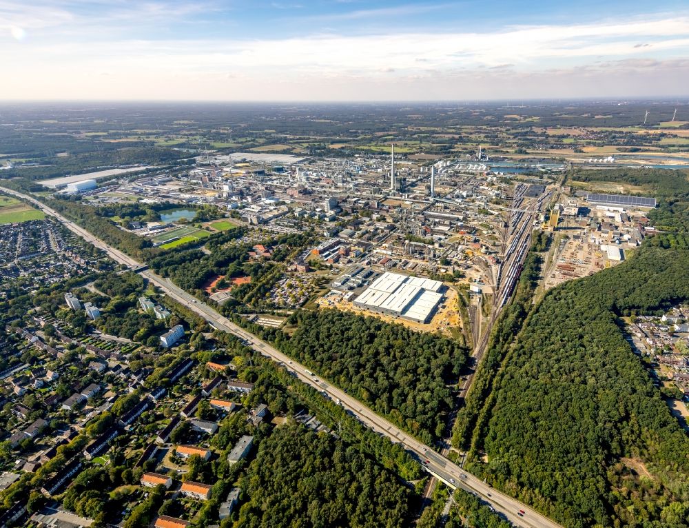 Marl von oben - Raffinerie- Werksgelände des Chemieproduzenten am Chemiepark in Marl im Bundesland Nordrhein-Westfalen, Deutschland