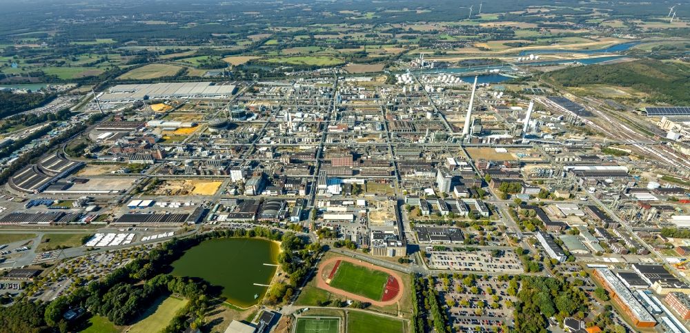 Marl aus der Vogelperspektive: Raffinerie- Werksgelände des Chemieproduzenten am Chemiepark in Marl im Bundesland Nordrhein-Westfalen, Deutschland