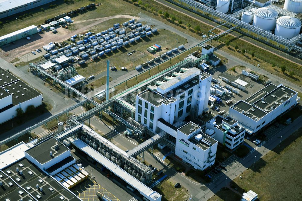 Luftbild Bitterfeld-Wolfen - Raffinerie- Werksgelände des Chemieproduzenten Dow Deutschland Anlagengesellschaft mbH im Ortsteil Greppin in Bitterfeld-Wolfen im Bundesland Sachsen-Anhalt