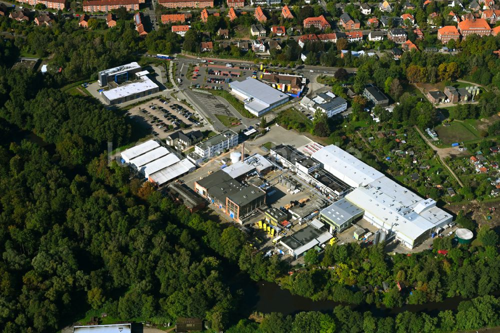 Luftaufnahme Lüneburg - Raffinerie- Werksgelände des Chemieproduzenten H.B.Fuller in Lüneburg im Bundesland Niedersachsen, Deutschland