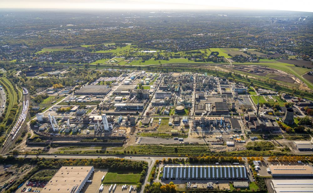 Luftaufnahme Oberhausen - Raffinerie- Werksgelände des Chemieproduzenten OXEA Werk Ruhrchemie in Oberhausen im Bundesland Nordrhein-Westfalen, Deutschland