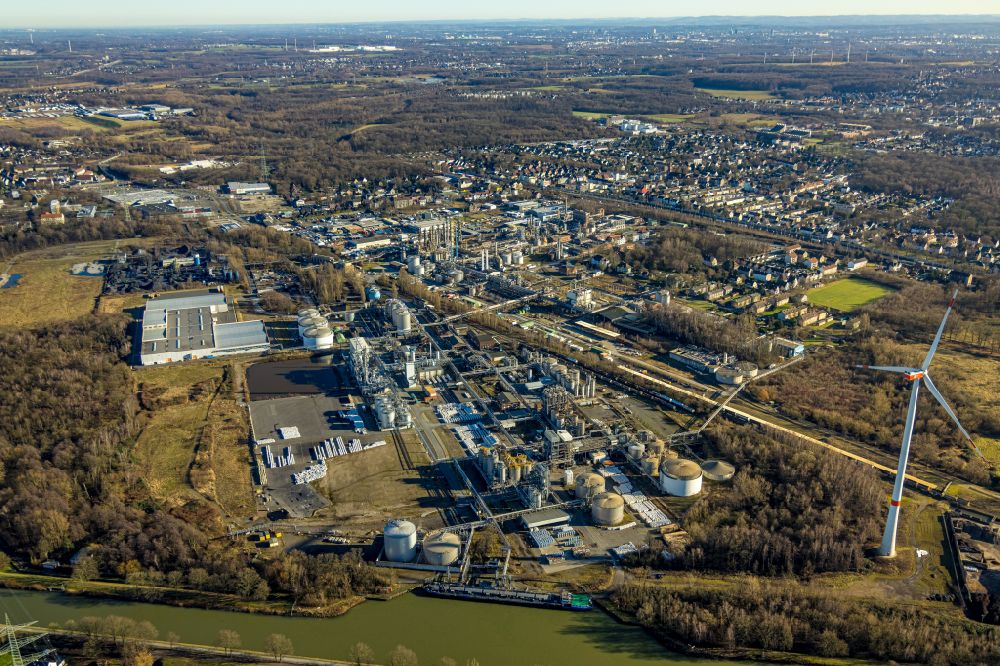 Castrop-Rauxel aus der Vogelperspektive: Raffinerie- Werksgelände des Chemieproduzenten RAIN Carbon Germany Chemiewerk in Castrop-Rauxel im Bundesland Nordrhein-Westfalen, Deutschland