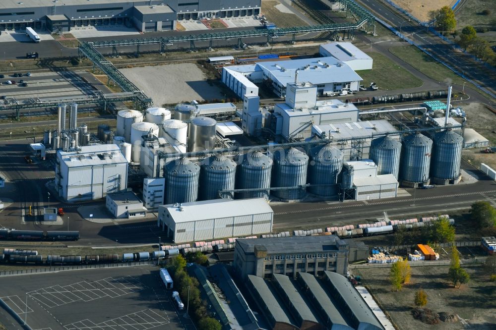 Piesteritz von oben - Raffinerie- Werksgelände des Chemieproduzenten SKW Stickstoffwerke Piesteritz GmbH in Piesteritz im Bundesland Sachsen-Anhalt, Deutschland