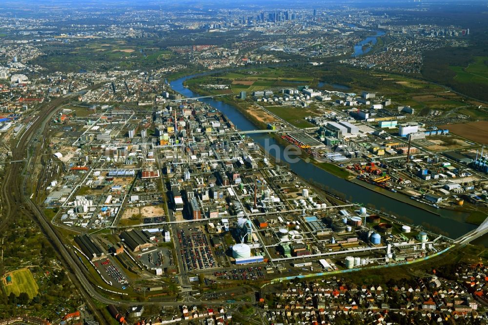 Luftbild Frankfurt am Main - Raffinerie- Werksgelände des Industriepark Höchst in Frankfurt am Main im Bundesland Hessen, Deutschland