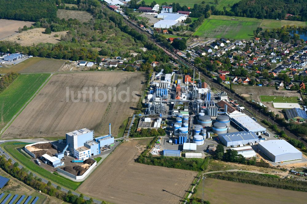 Luftaufnahme Dollbergen - Raffinerie- Werksgelände des Mineralölproduzenten AVISTA OIL AG in Dollbergen im Bundesland Niedersachsen
