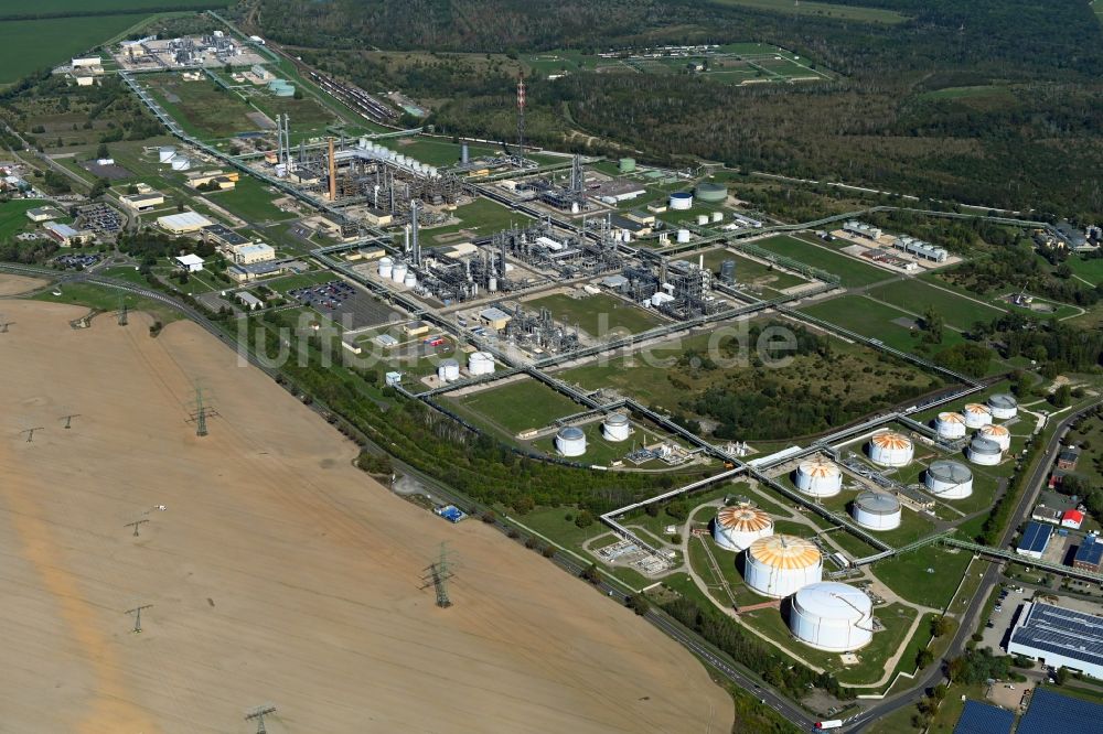Luftbild Lippendorf - Raffinerie- Werksgelände des Mineralölproduzenten in Lippendorf im Bundesland Sachsen, Deutschland