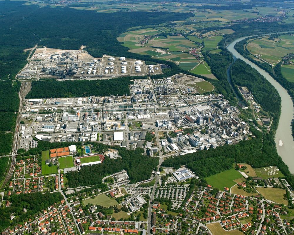 Luftbild Burghausen - Raffinerie- Werksgelände des Mineralölproduzenten OMV Deutschland GmbH in Burghausen im Bundesland Bayern, Deutschland
