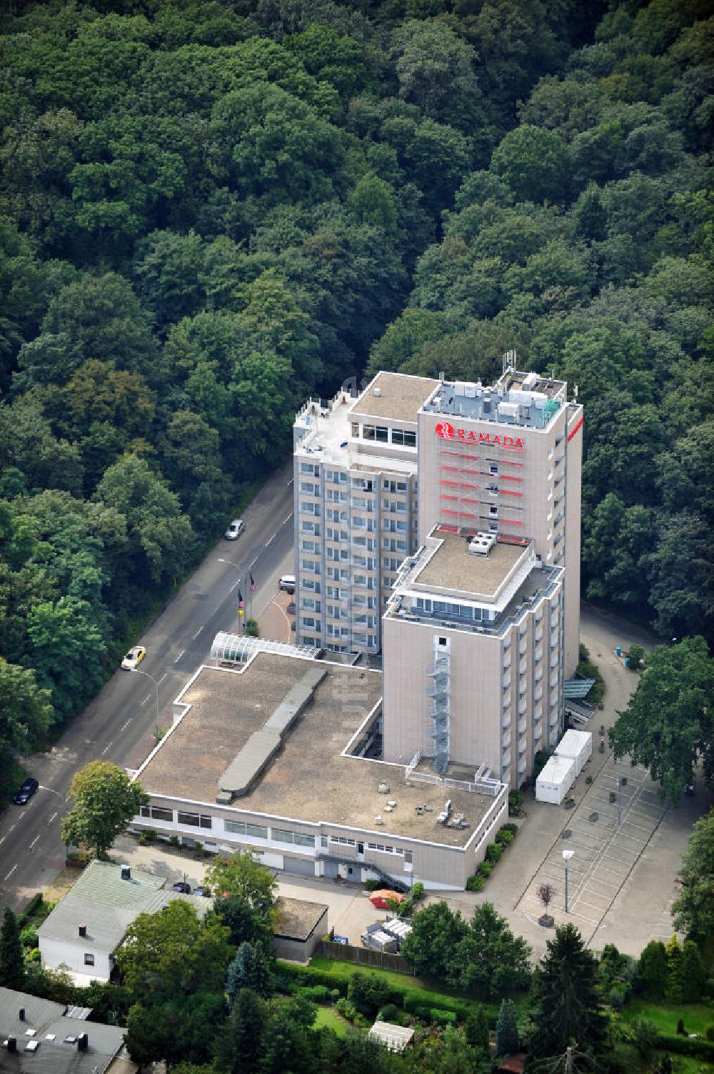 Luftbild Frankfurt am Main OT Nied - Ramada Hotel in Frankfurt am Main / Nied in Hessen