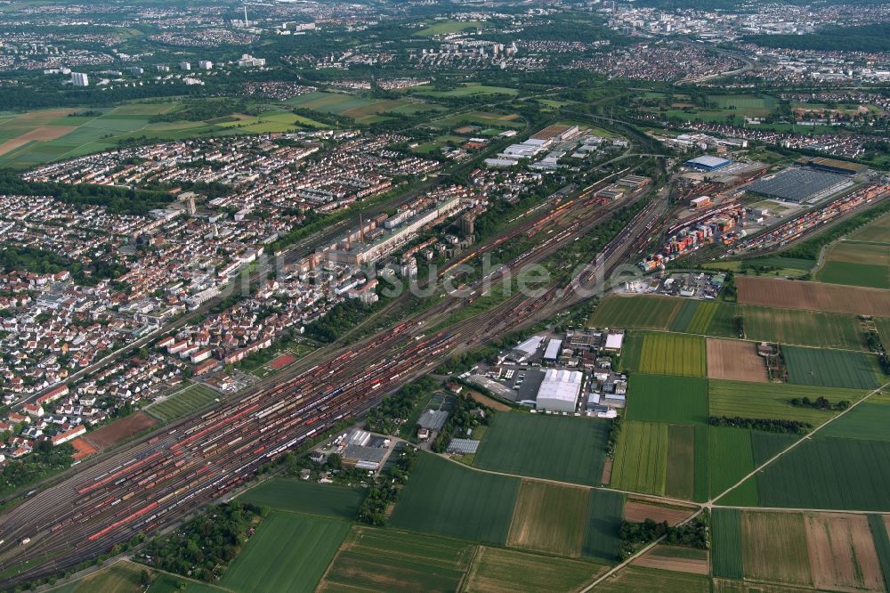 Kornwestheim von oben - Rangierbahnhof und Güterbahnhof der Deutschen Bahn in Kornwestheim im Bundesland Baden-Württemberg