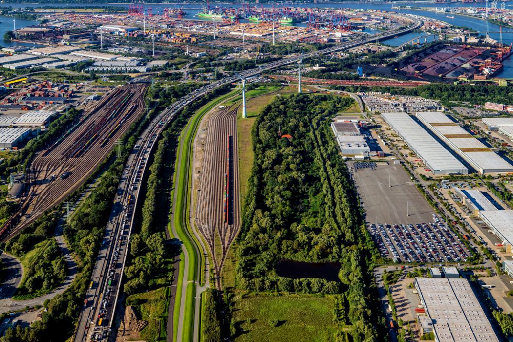 Hamburg von oben - Rangierbahnhof und Güterbahnhof der Deutschen Bahn im Ortsteil Altenwerder in Hamburg, Deutschland