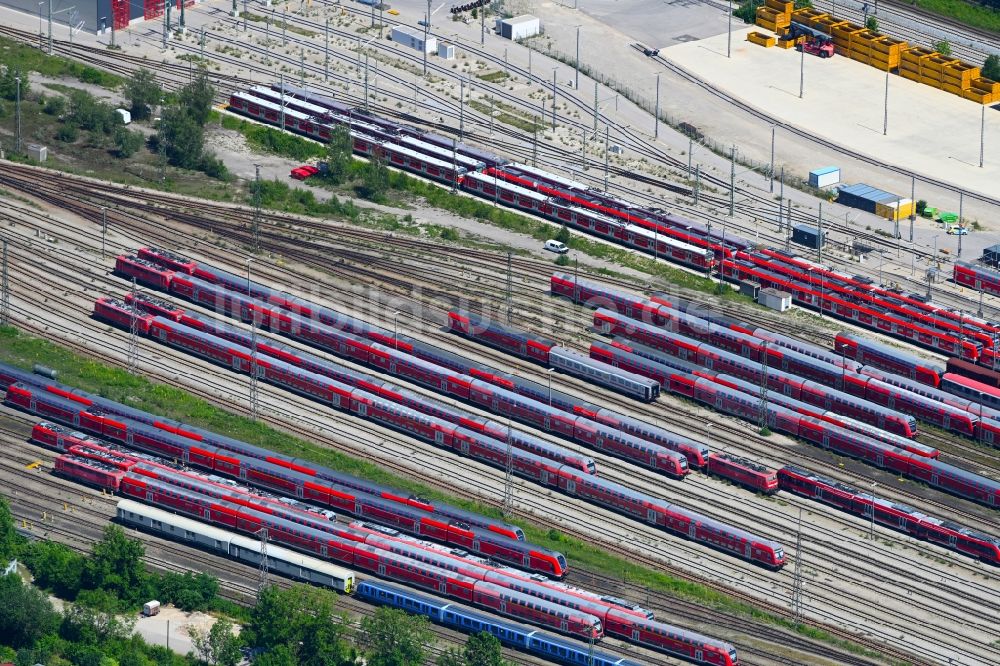 Luftbild München - Rangierbahnhof und Güterbahnhof der Deutschen Bahn im Ortsteil Pasing-Obermenzing in München im Bundesland Bayern, Deutschland